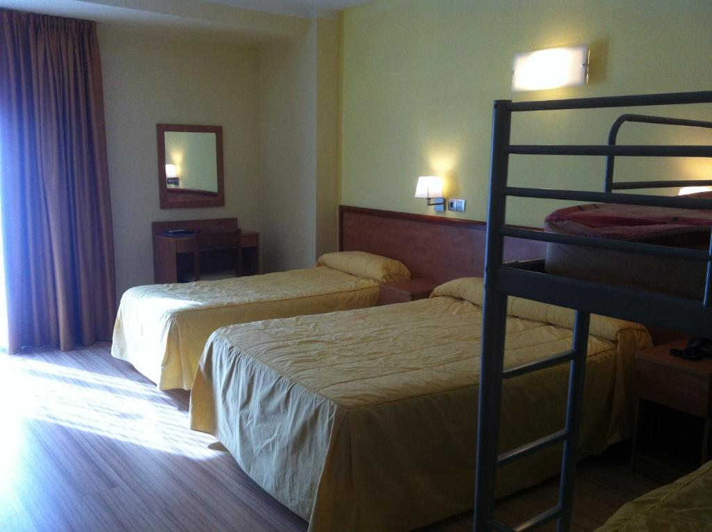 Hotel Ciutadella روساس الغرفة الصورة