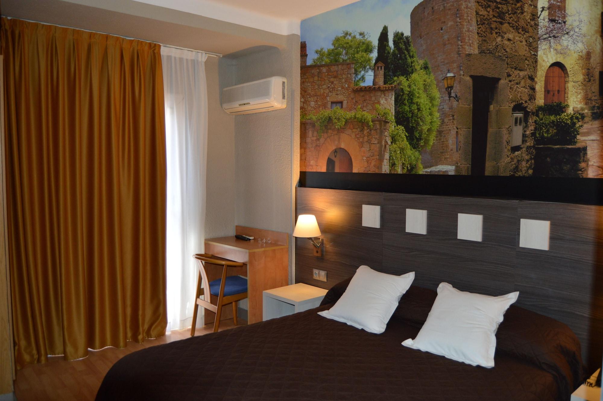 Hotel Ciutadella روساس المظهر الخارجي الصورة