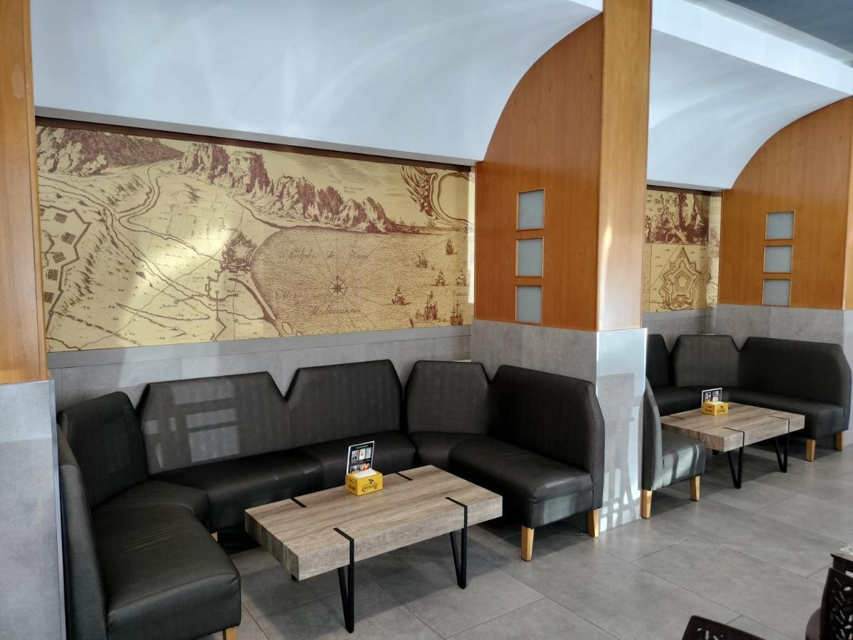 Hotel Ciutadella روساس المظهر الخارجي الصورة
