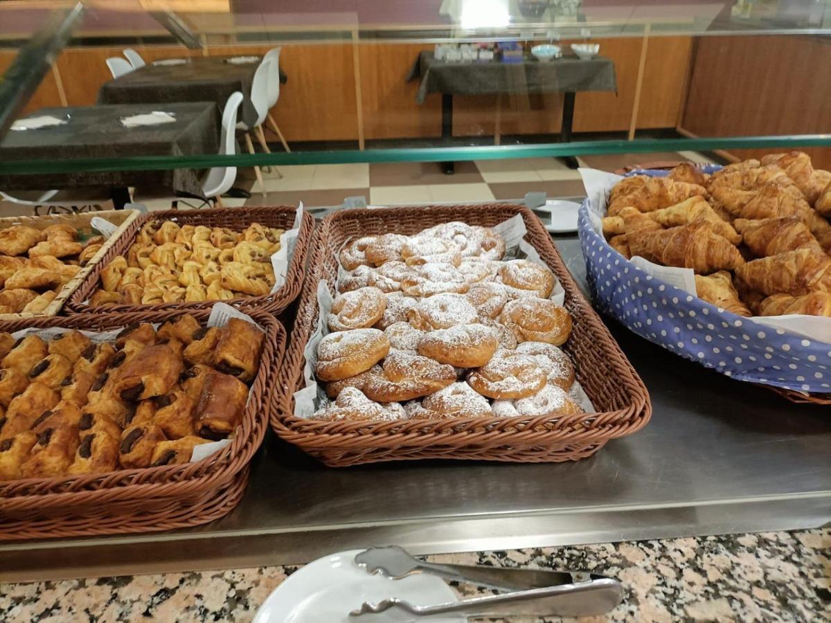 Hotel Ciutadella روساس المظهر الخارجي الصورة