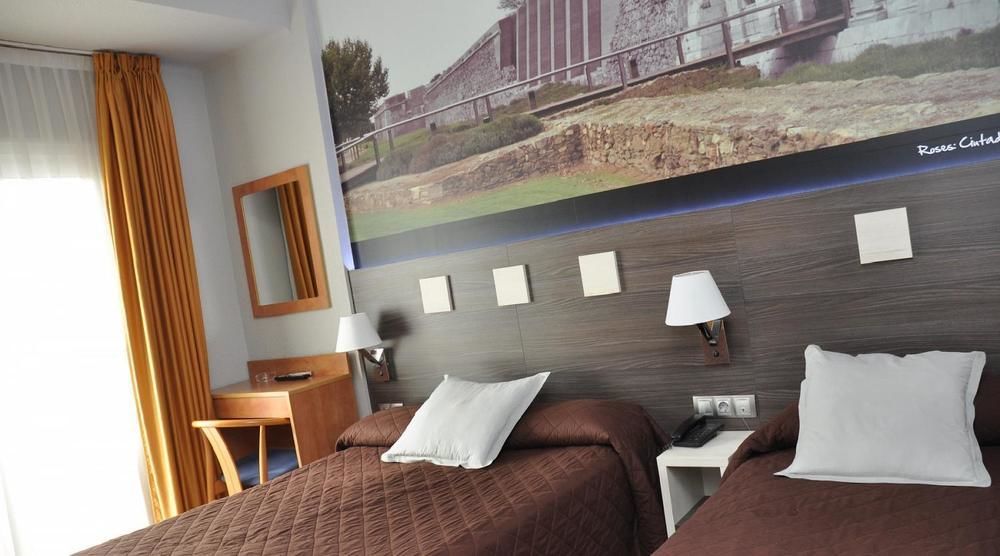 Hotel Ciutadella روساس المظهر الخارجي الصورة