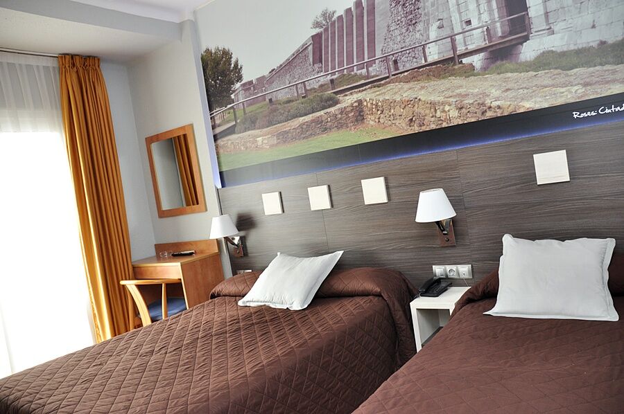 Hotel Ciutadella روساس المظهر الخارجي الصورة